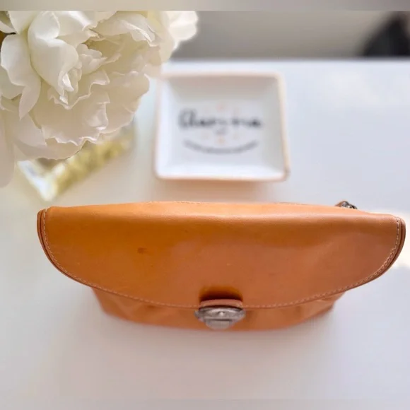 Marc Jacobs Caramel Leather Clutch bag with Silver Metal Hardware - Picture 13 of 14